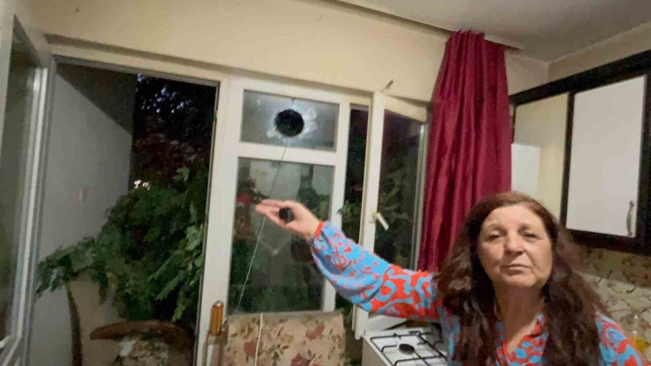 Tekirdağ'ın Çorlu ilçesinde Ümriye Şengelir, balkonda kahve içerken devrilen bir