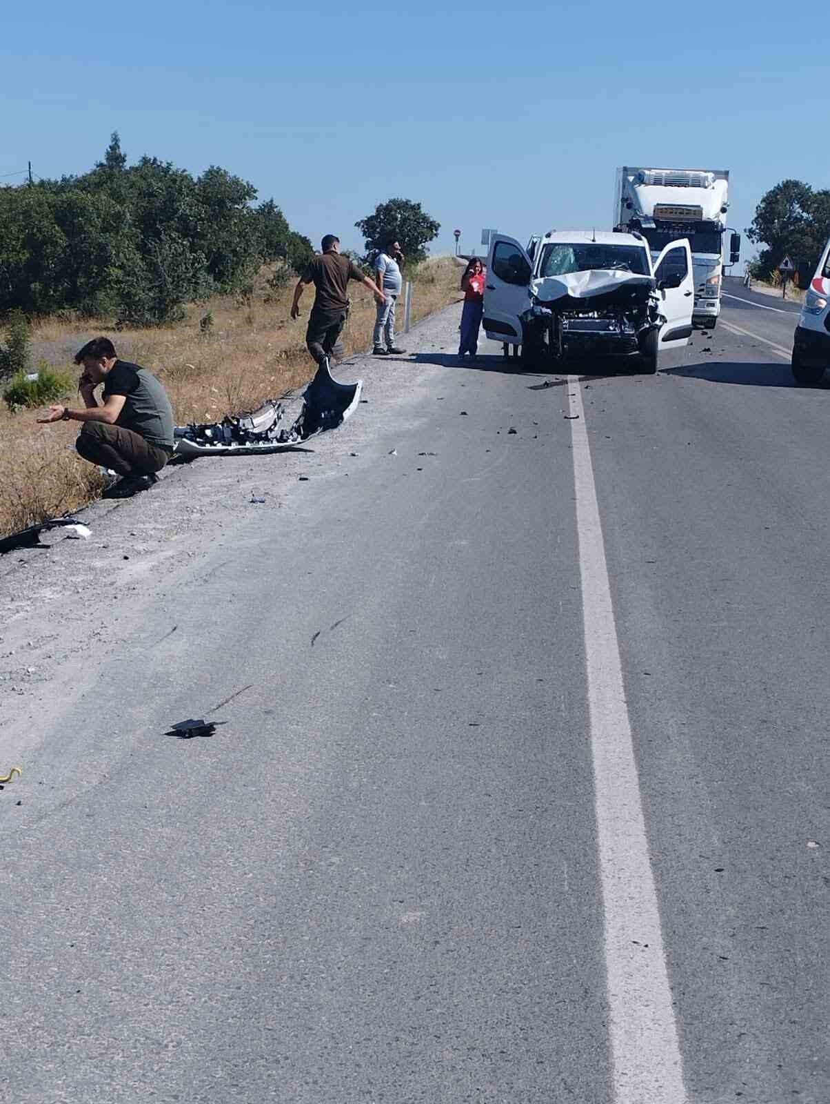 Balıkesir'in Balya ilçesinde, 10 ASS 470 plakalı otomobil aniden yola