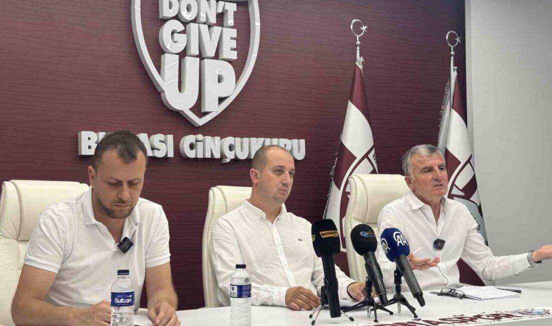 Bandırmaspor, 2025-2026 sezonuna yeni yönetimiyle başlayarak, Onur Göçmez Tesisleri'nde basın