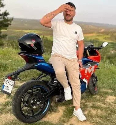Çankırı'nın Ilgaz ilçesinde Onur Ceylan (27), motosikletinin kontrolünü kaybedip demir