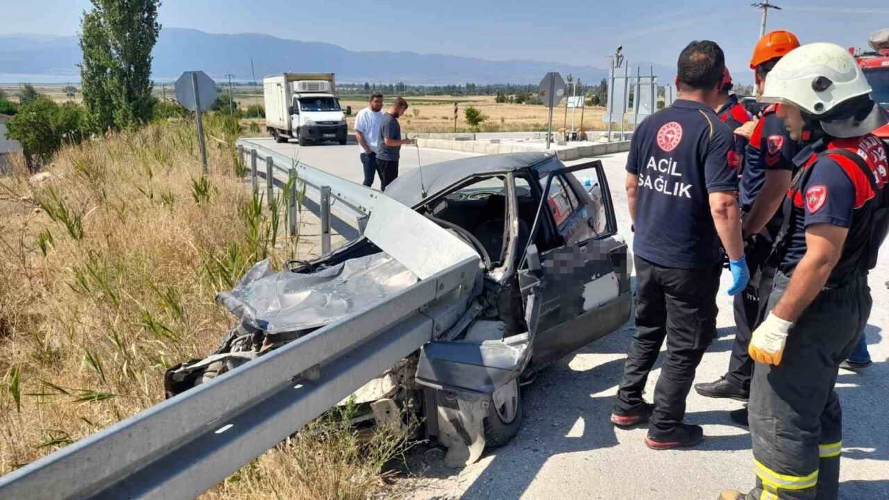 Burdur-Fethiye kara yolunda Ramazan A. yönetimindeki otomobil, Akyaka köyü kavşağında