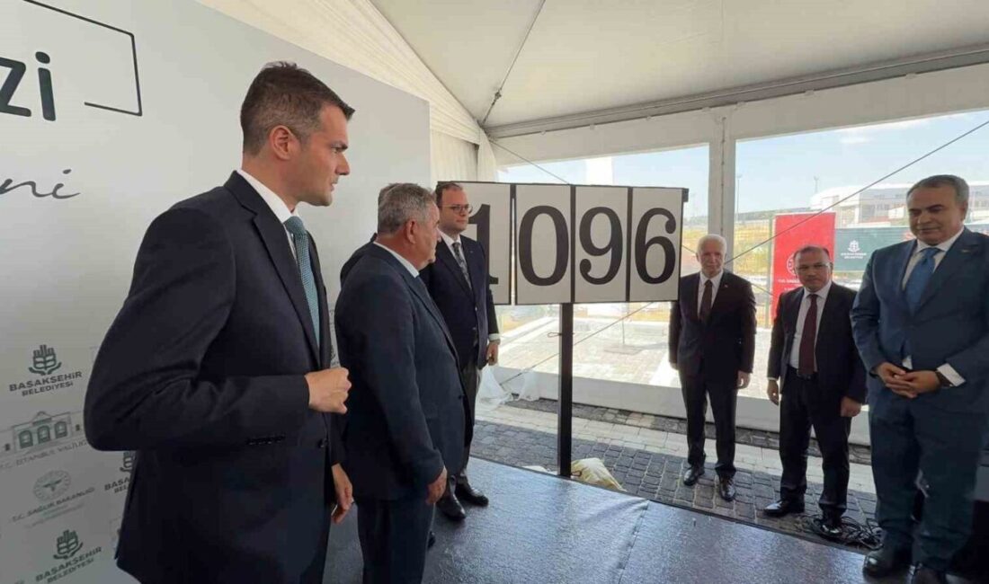 İstanbul'un Başakşehir ilçesi Şamlar Mahallesi'nde yeni Aile Sağlığı Merkezi açıldı.
