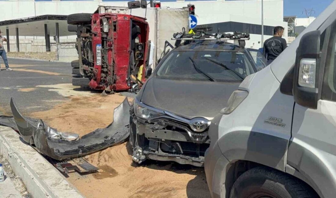 Başakşehir'de meydana gelen zincirleme trafik kazasında, hamile bir kadın ile