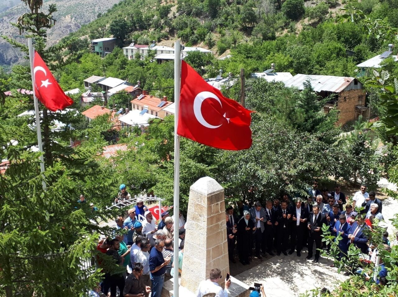 Başbağlar köyünde, 5 Temmuz 1993’te PKK tarafından gerçekleştirilen ve 33