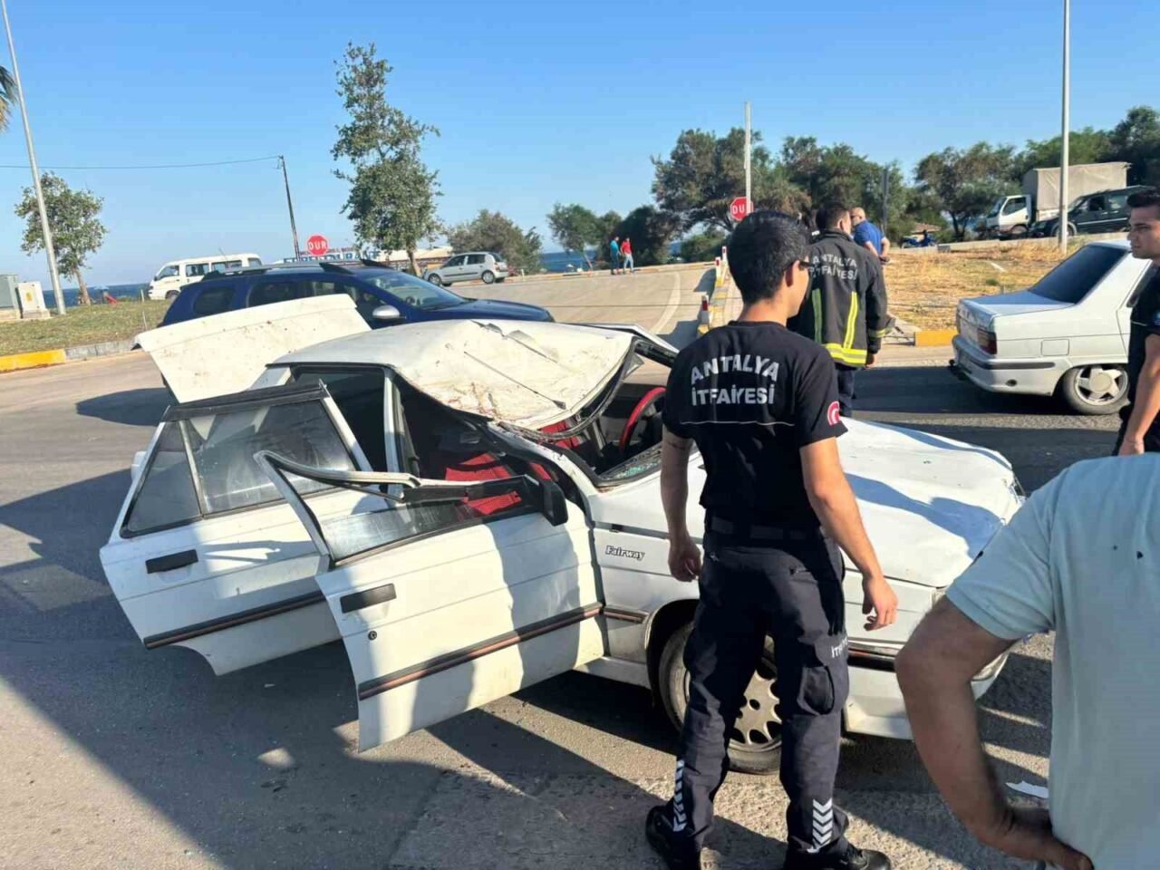 Antalya'nın Finike ilçesinde başıboş bir atın yola çıkması sonucu meydana