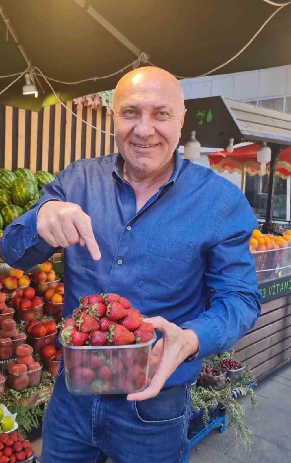 Samsunspor'un 60. yıl kutlamaları kapsamında Başkan Yüksel Yıldırım, Portekizli oyuncu