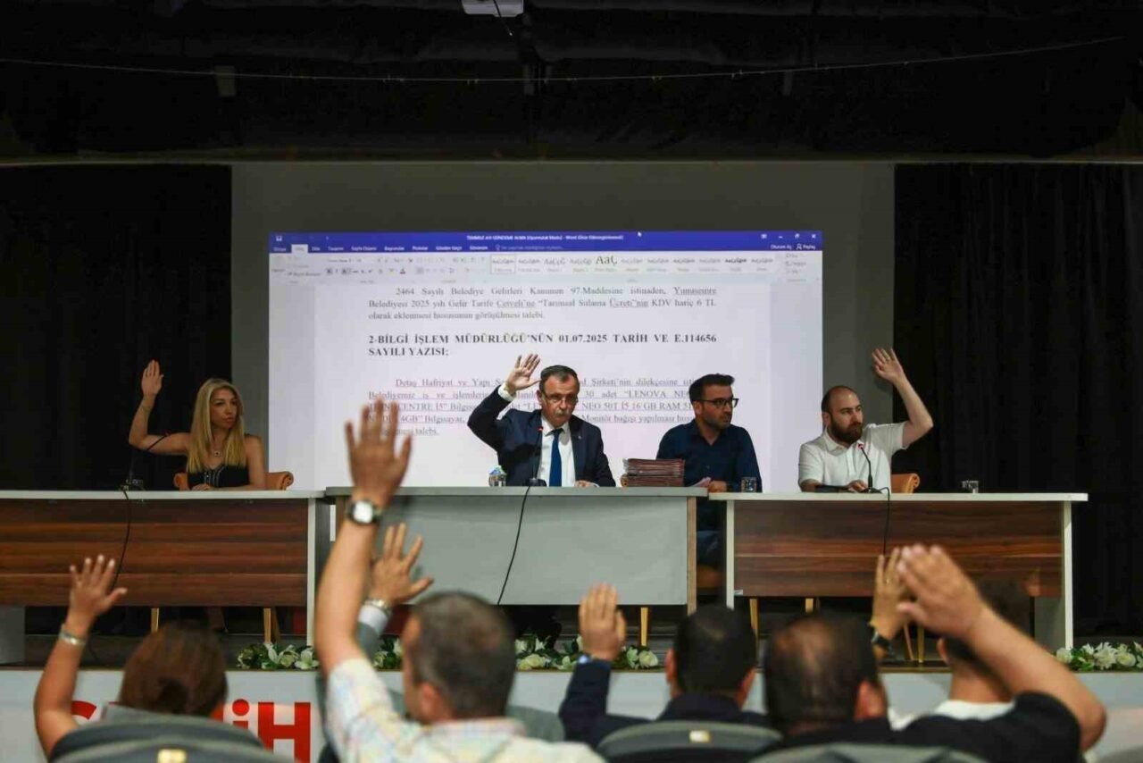 Yunusemre Belediye Meclisi Temmuz toplantısı, Başkan Semih Balaban başkanlığında gerçekleştirildi.