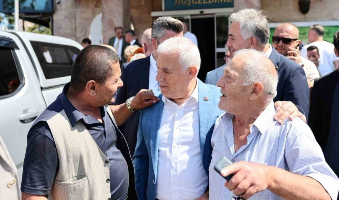 Bursa Büyükşehir Belediye Başkanı Mustafa Bozbey, Karacabey'deki ziyaretinde çiftçilerin zorluklarına