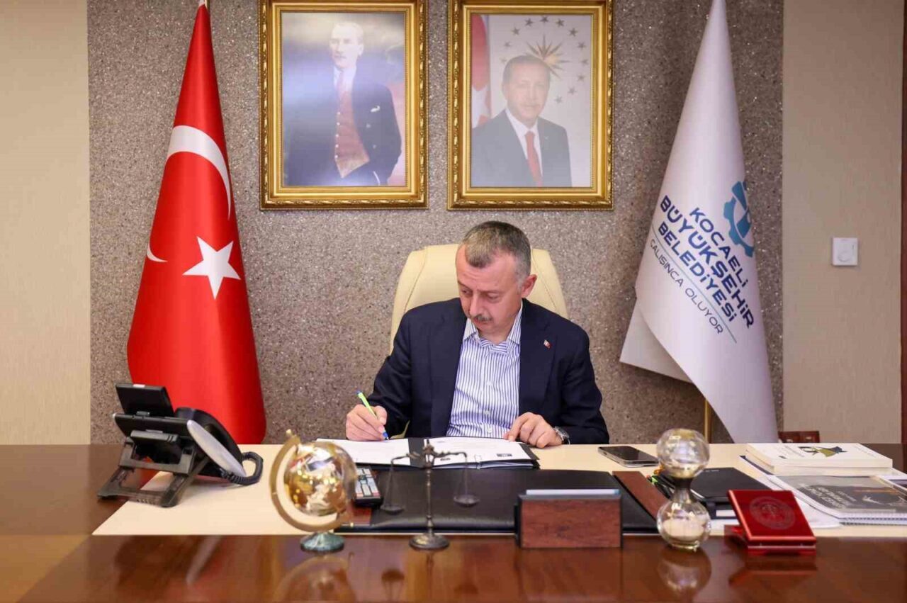 Kocaeli Büyükşehir Belediye Başkanı Tahir Büyükakın, Gazze şehriyle kardeş şehir