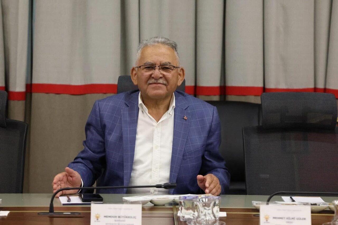 Kayseri Büyükşehir Belediye Başkanı Dr. Memduh Büyükkılıç, AK Parti Yerel
