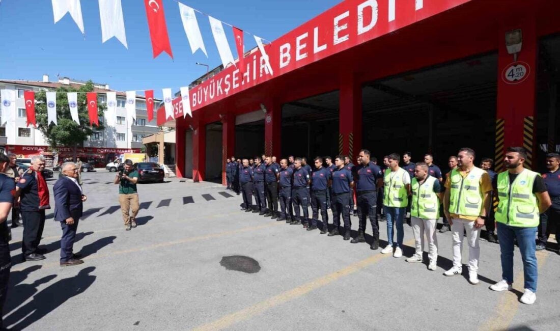 Kayseri Büyükşehir Belediye Başkanı Dr. Memduh Büyükkılıç, İzmir ve Manisa'daki