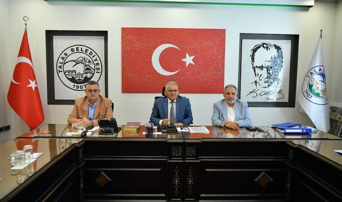 Kayseri Büyükşehir Belediye Başkanı Dr. Memduh Büyükkılıç, Talas Belediye Başkanı
