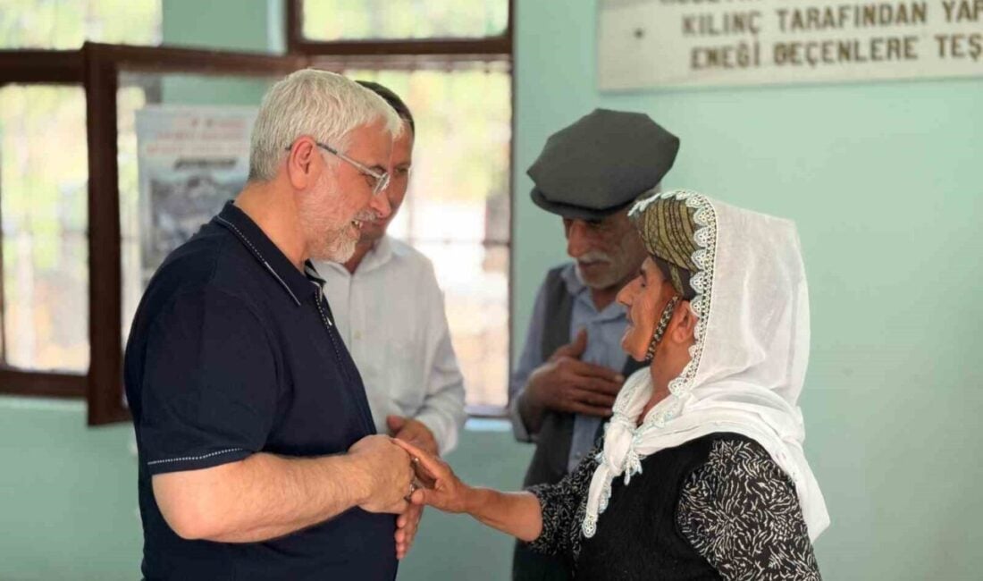Adıyaman'da düzenlenen aşure etkinliğine katılan AK Parti Adıyaman İl Başkanı