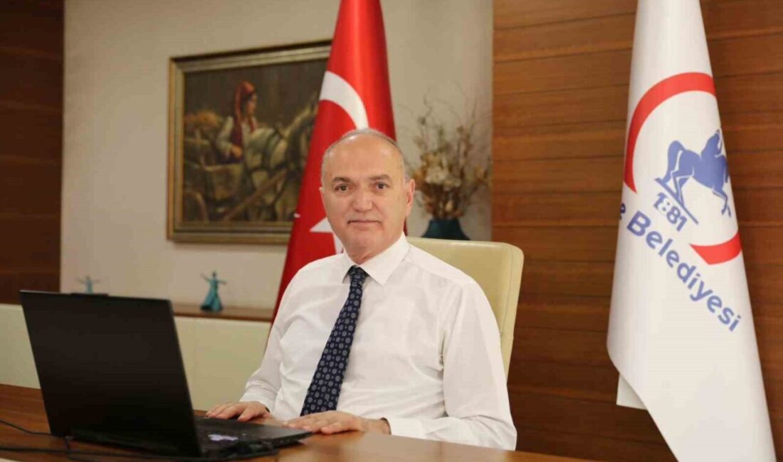 Düzce Belediye Başkanı Dr. Faruk Özlü, müteahhitlerin hidrofor ve su