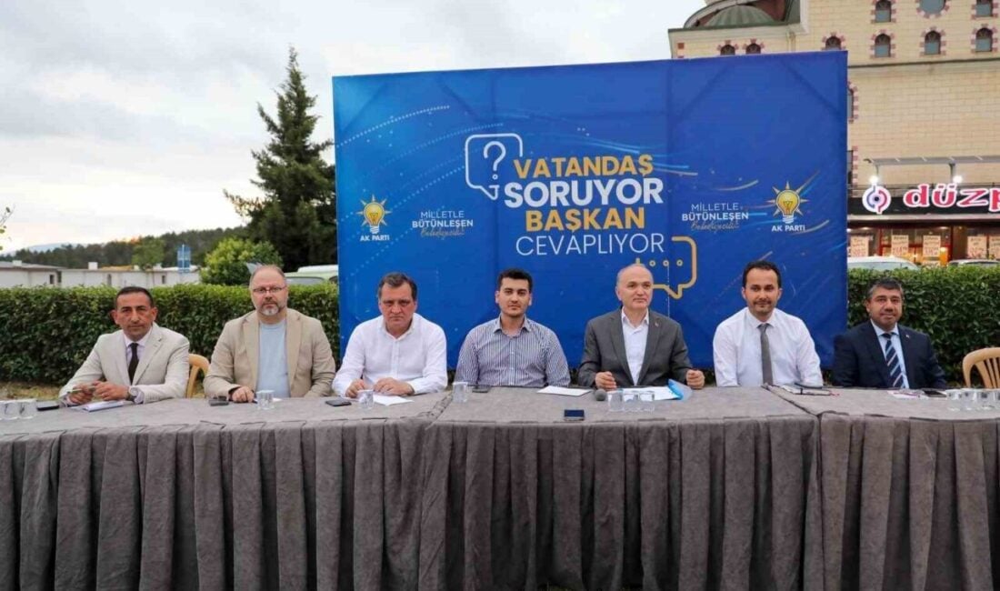 Düzce'deki "Vatandaş Soruyor, Başkan Cevaplıyor" programının 12'ncisi Çamlıevler Mahallesi'nde Düzce