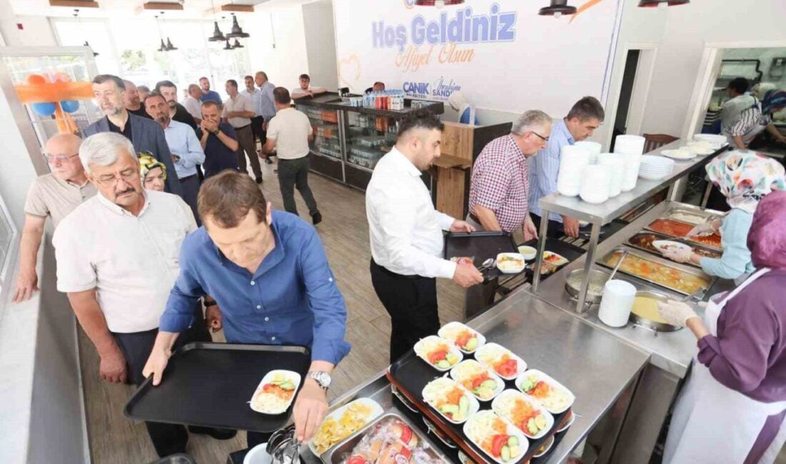 Canik Belediye Başkanı İbrahim Sandıkçı, 'Can Sofrası'nda Samsun Büyükşehir Belediyesi