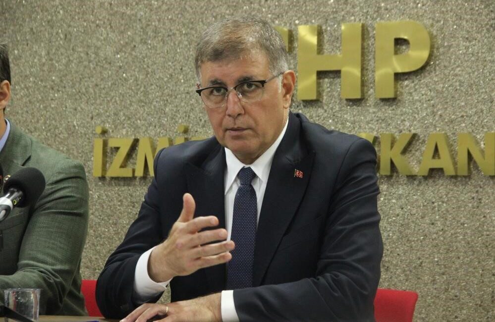 İzmir Büyükşehir Belediye Başkanı Cemil Tugay, kooperatiflerin kentsel dönüşüm projelerinde