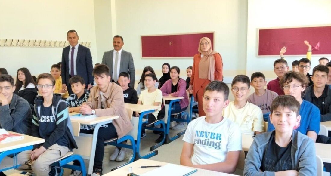 Bayburt'ta, öğrencilerin akademik ve sosyal gelişimlerini desteklemek için "Yaz Destekleme