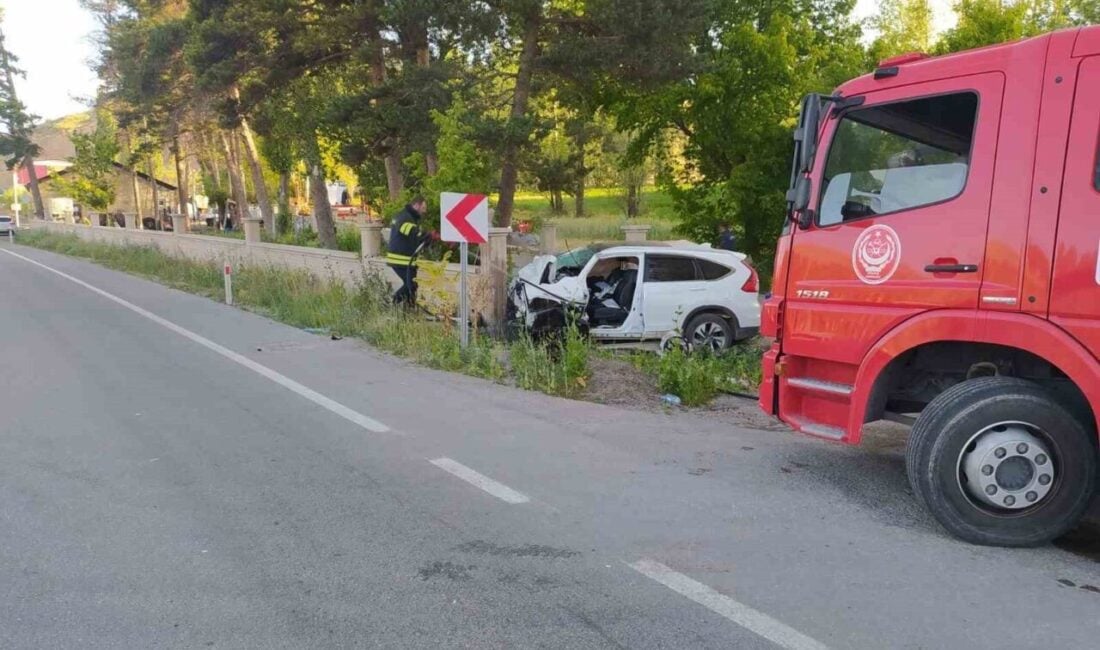 Bayburt-Erzurum yolu üzerindeki Ahsunk Hanları'nda, Erdem Şahin'in kullandığı araç kontrolden