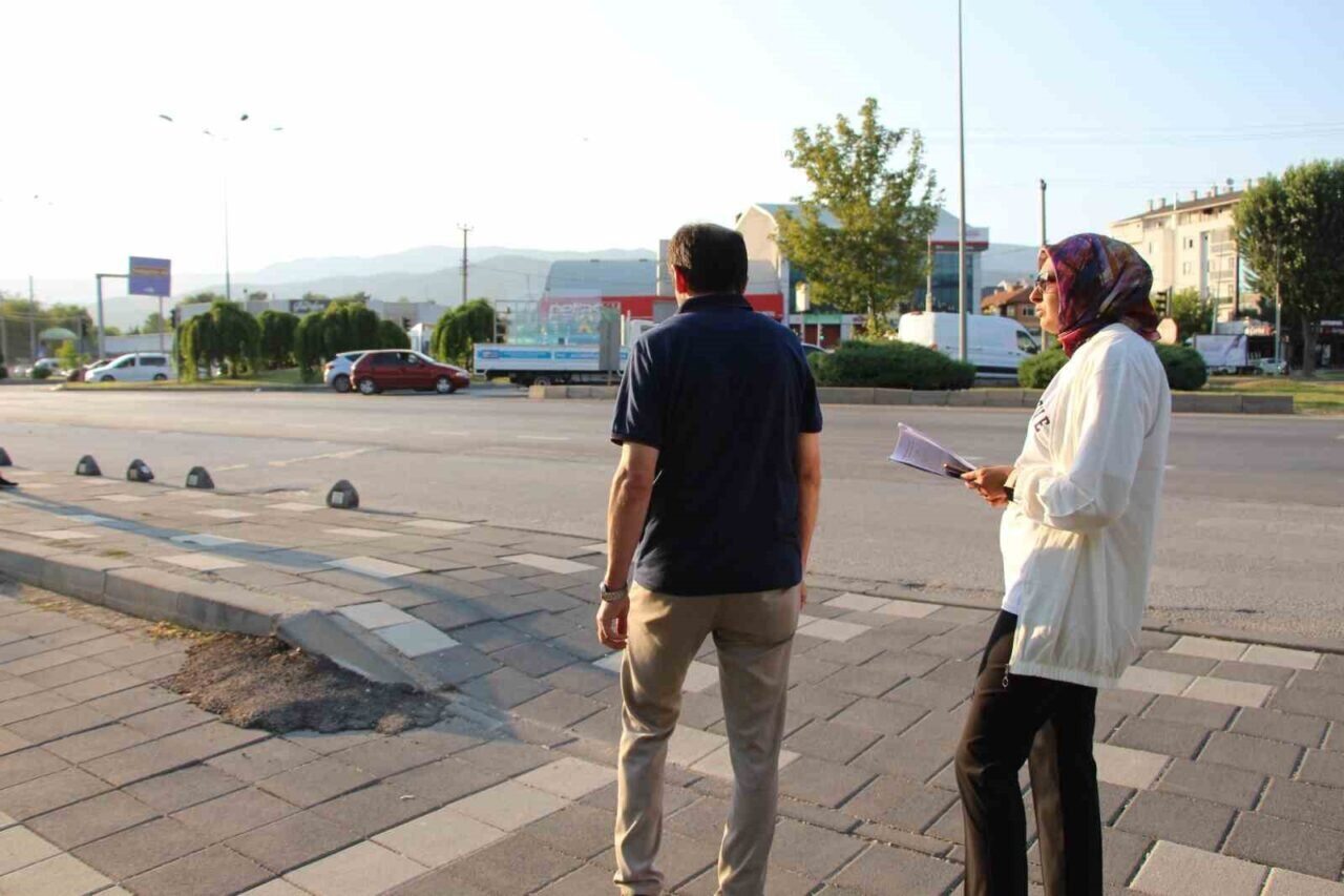 Bolu'da bisikletiyle yaya geçidinden geçerken otomobilin çarpması sonucu hayatını kaybeden