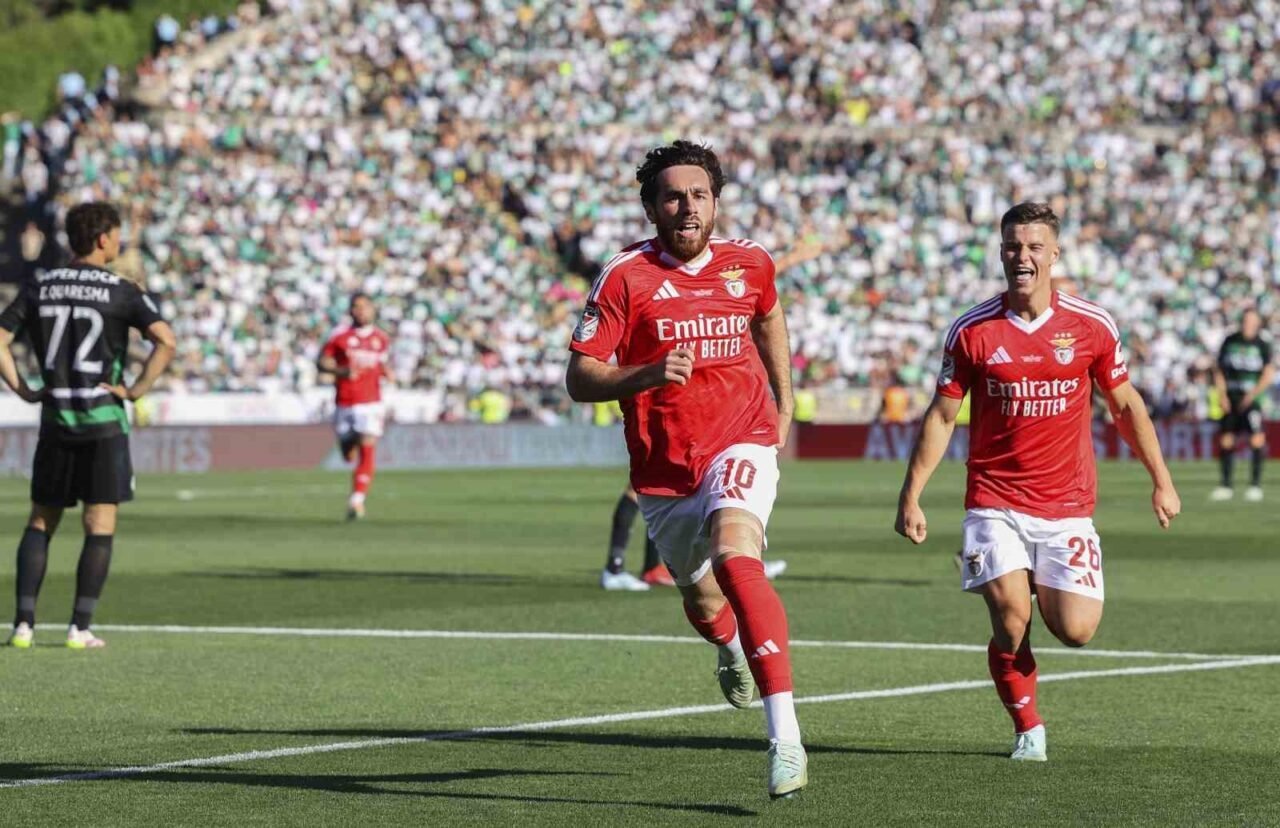 Beşiktaş, milli futbolcu Orkun Kökçü'nün Benfica'dan transferi için görüşmelere başladığını