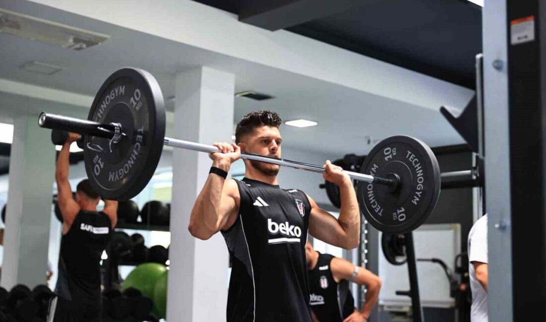 Beşiktaş, yeni sezon hazırlıklarına BJK Nevzat Demir Tesisleri'nde, Teknik Direktör