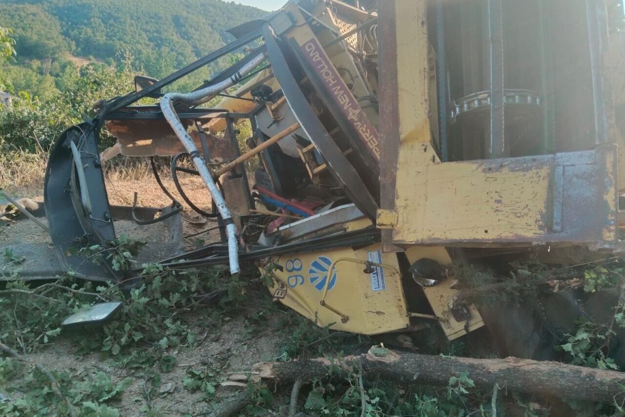 Samsun'un Vezirköprü ilçesinde biçerdöver kazası yaşandı. Göl Yeni Mahallesi'nde kontrolden