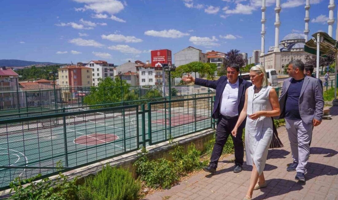 Bilecik Belediye Başkanı Melek Mızrak Subaşı, Hürriyet Mahallesi'ndeki devam eden