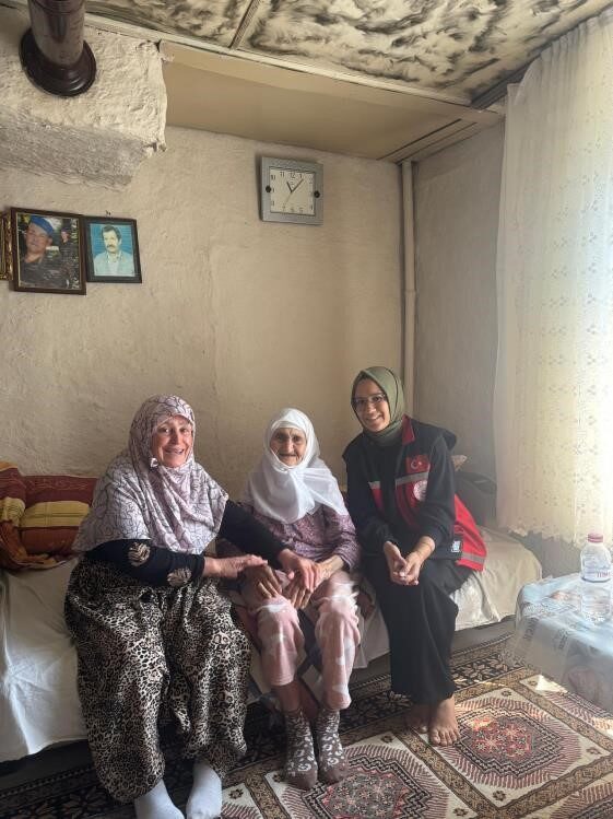 Bilecik Aile ve Sosyal Hizmetler İl Müdürlüğü, yangından etkilenen Kurt,