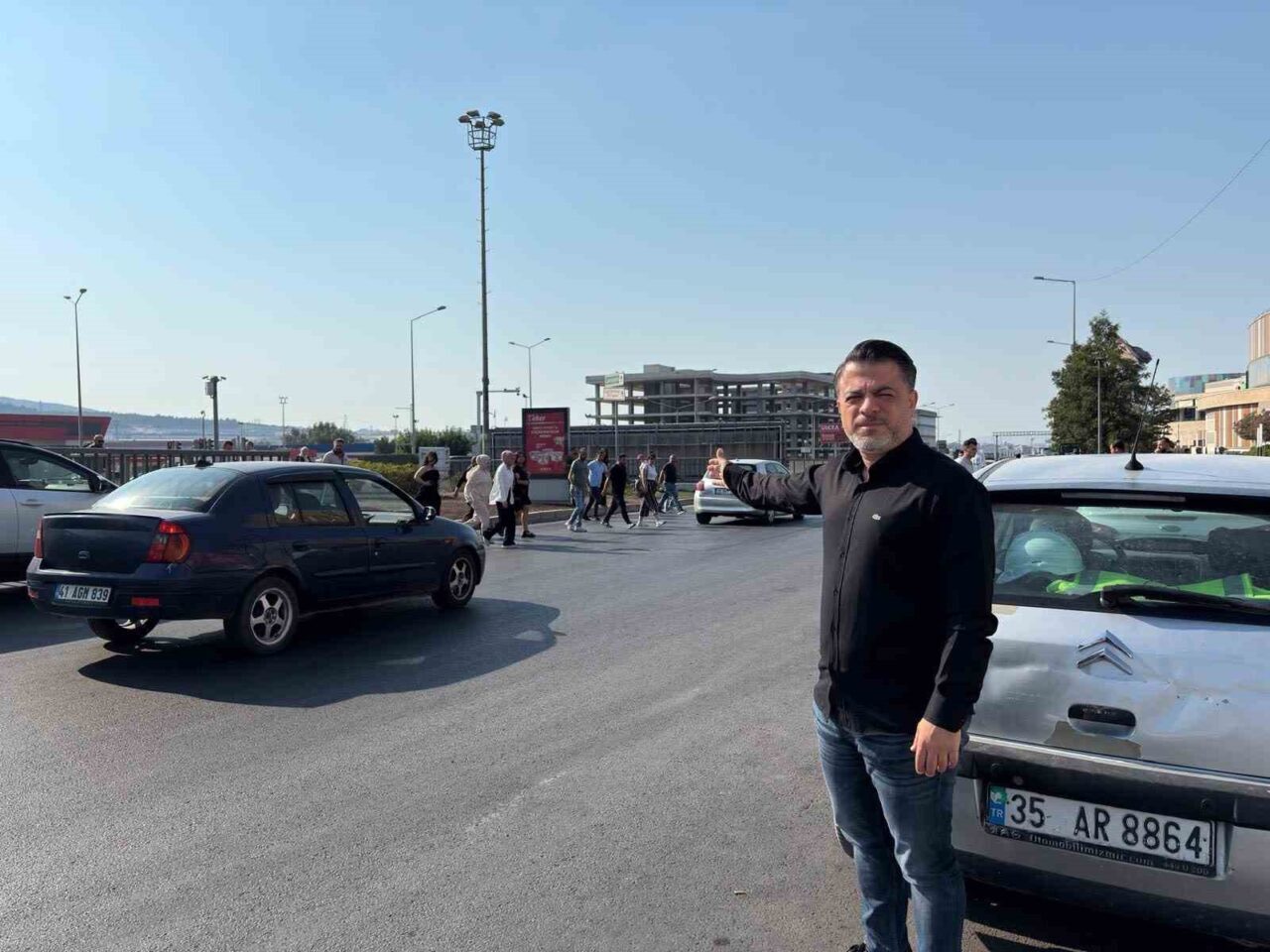 AK Parti Gaziemir Meclis Üyesi Nail Kocabaş, Gaziemir Zafer Mahallesi'nde
