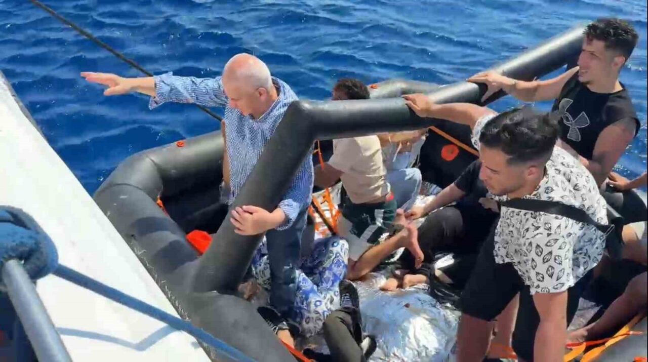 Muğla'nın Bodrum kıyılarında, Yunanistan tarafından Türk karasularına geri itilen can