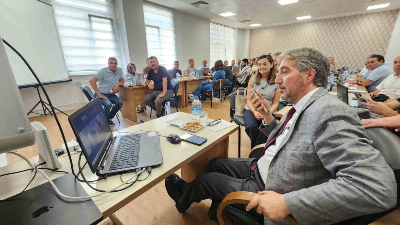 Millî Eğitim Bakanlığı, Kütahya'da Merkezi Yönetim Platformu (MYP) eğitimi düzenledi.