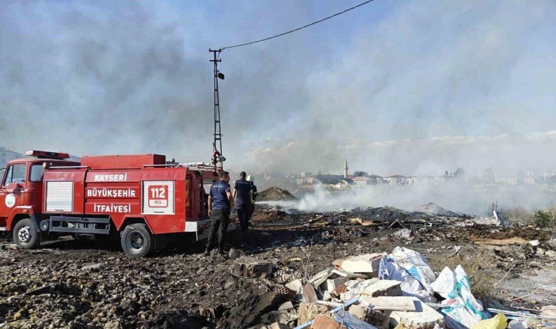 Kayseri'nin Kocasinan ilçesinde, Oruçreis Mahallesi'nde boş arazide çıkan yangın, itfaiye