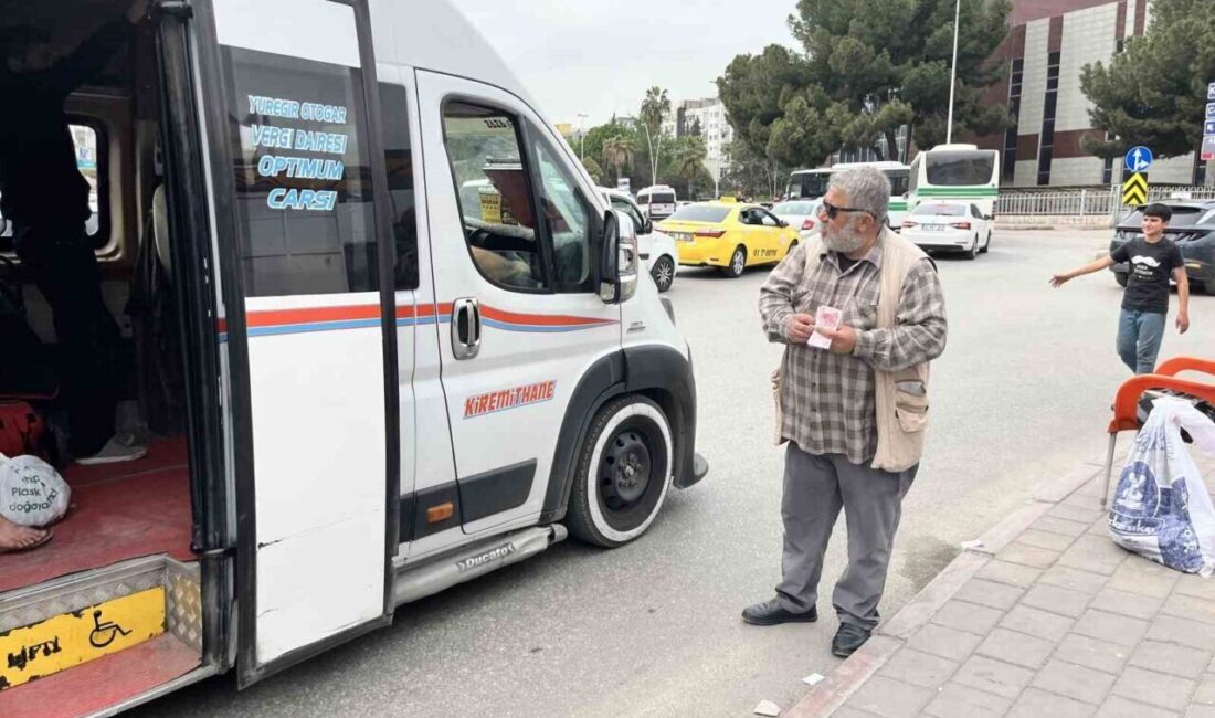 Adana'da 70 yaşındaki Mehmet Budak, uzun yıllar muavinlik yaptıktan sonra