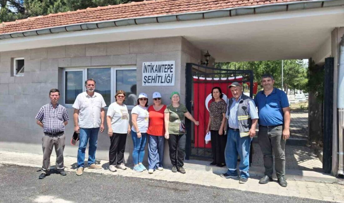Bozüyük Şehit Aileleri ve Gaziler Derneği Başkanı İsmail Topal, gönüllülerle