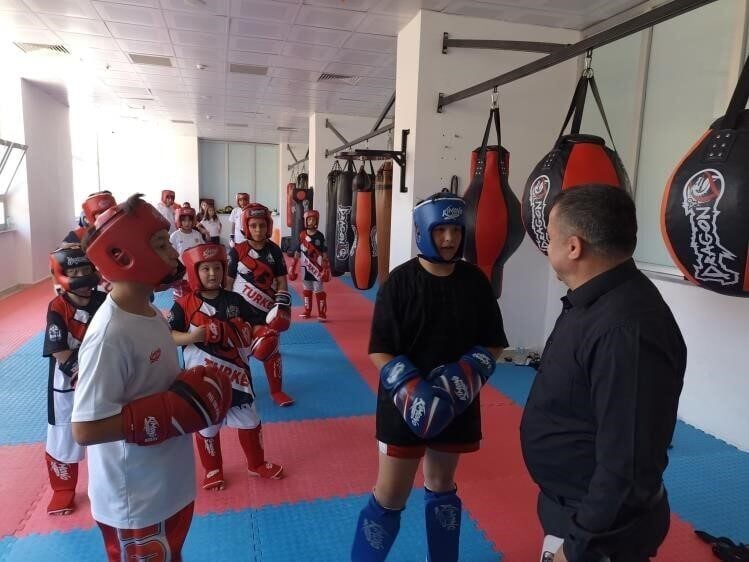Bilecik Gençlik ve Spor İl Müdürü Ramazan Demir, Bozüyük'te genç