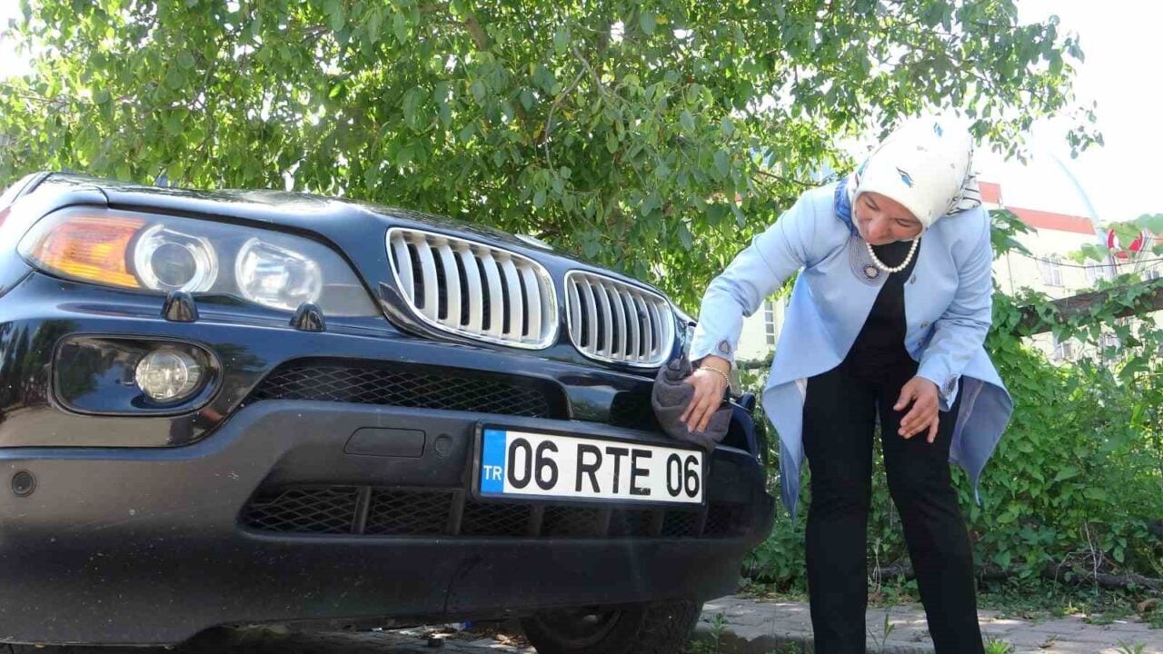 Cumhurbaşkanı Recep Tayyip Erdoğan’a ait "06 RTE 06" plakalı otomobil,
