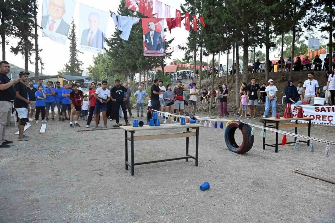 Antalya'nın Kumluca ilçesinde düzenlenen 3. Uluslararası Baysıfest, coşkulu bir başlangıç
