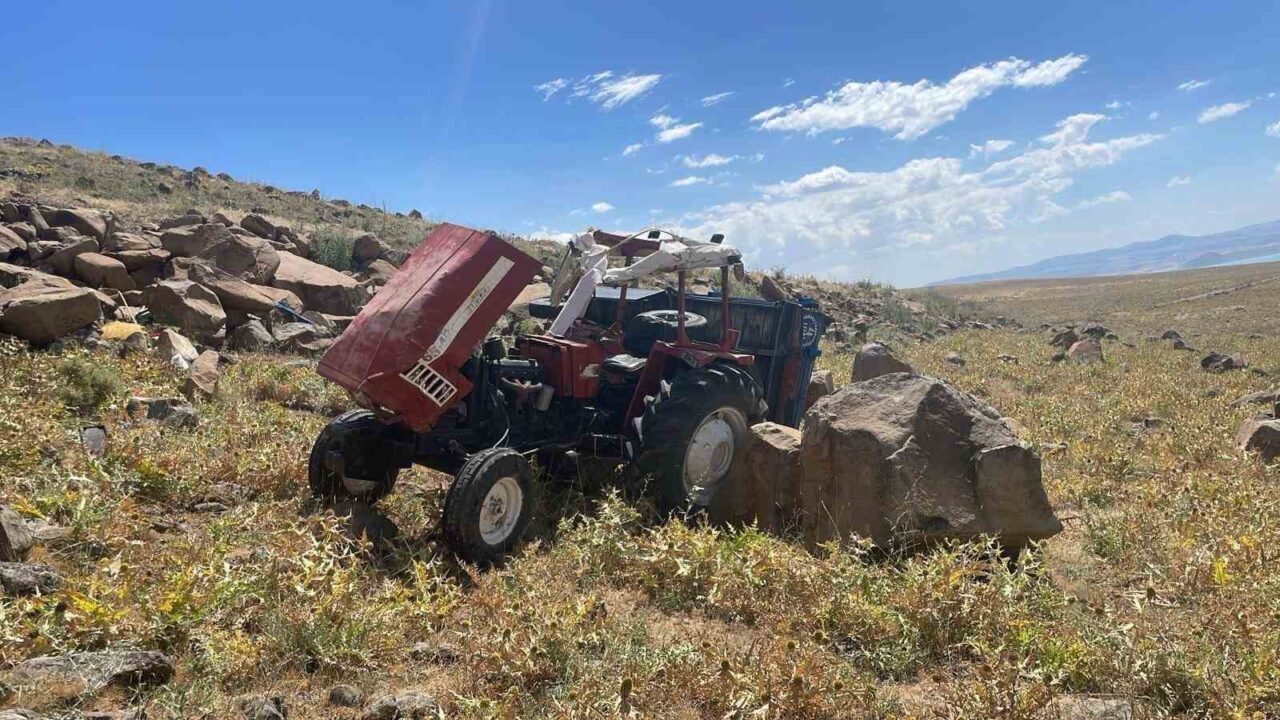 Muş'un Bulanık ilçesinde traktörün uçuruma düşmesi sonucu S.K. (47), F.K.