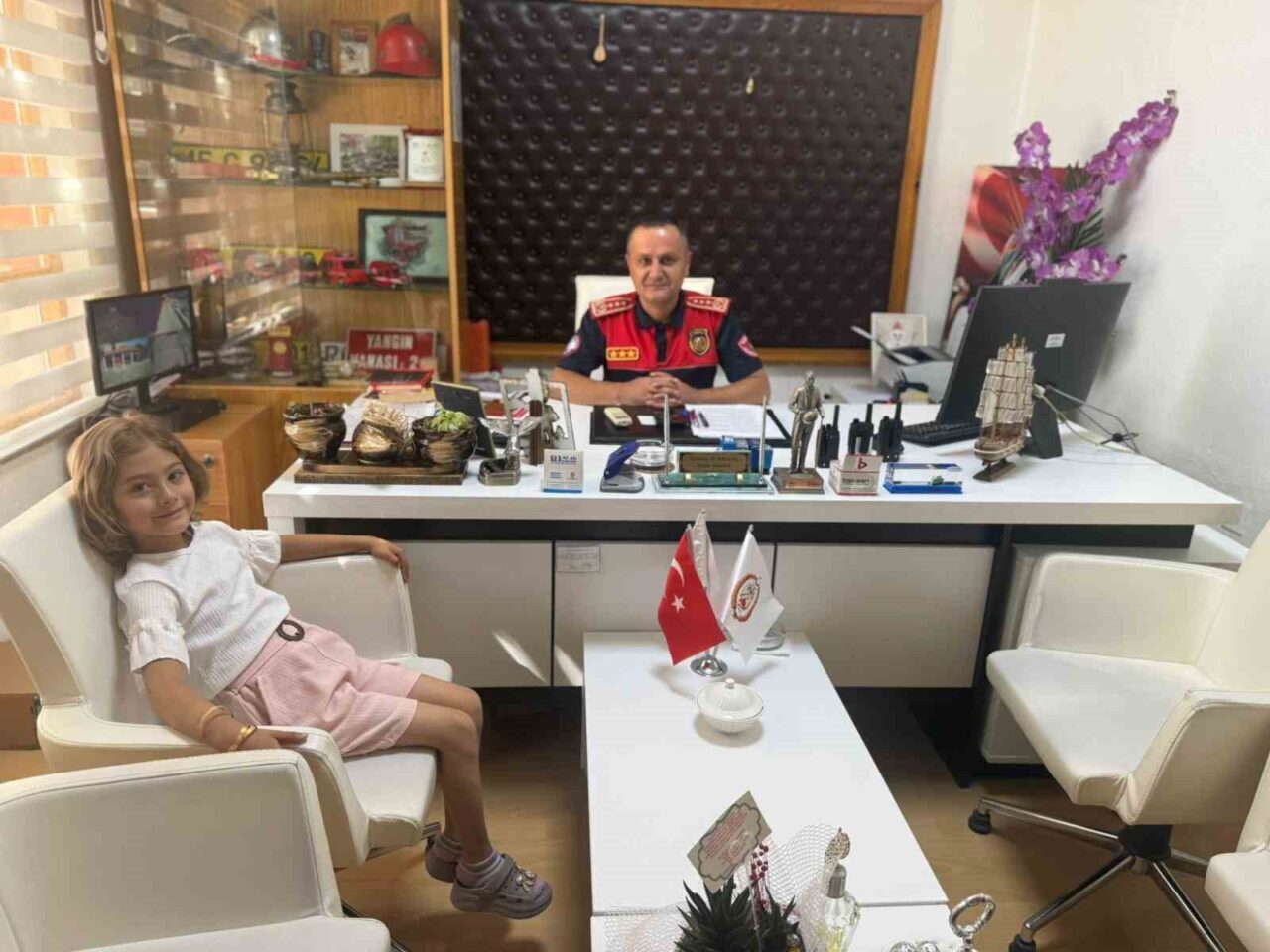 Burdur'un İğdeli köyünde 5 yaşındaki Aslı Gül, dumanı fark ederek