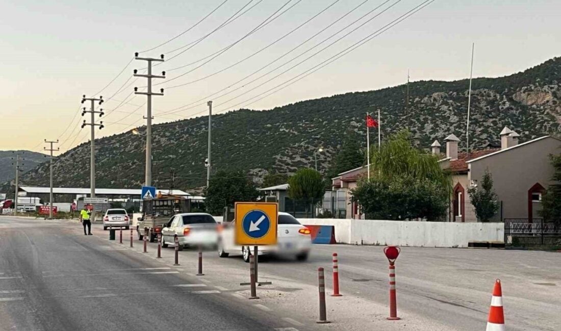 Burdur'da 5-6 Temmuz tarihlerinde yapılan denetimlerde 262 araç kontrol edildi.