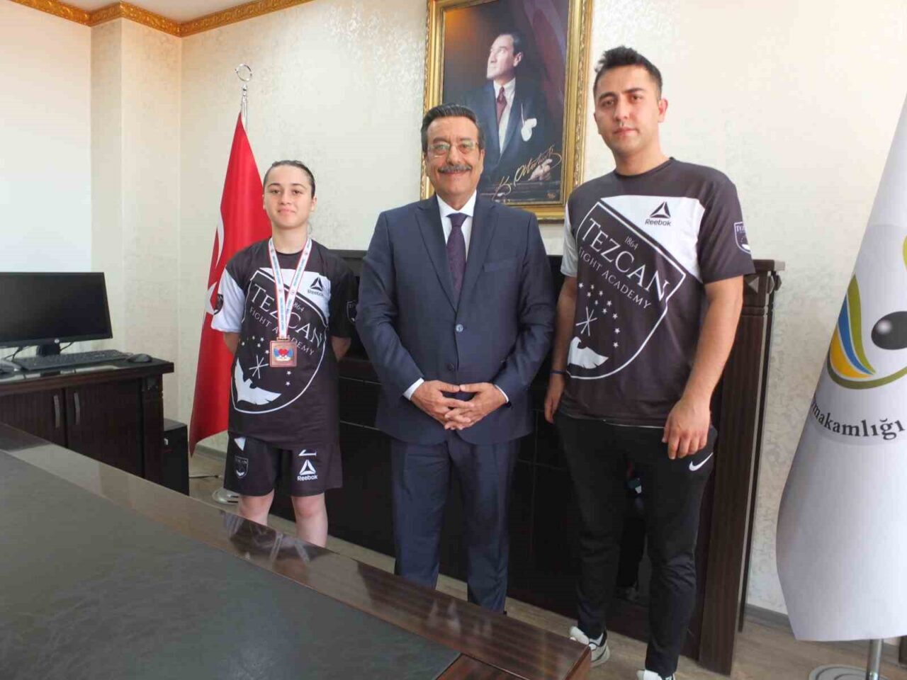 Burhaniye Kaymakamı Cumali Atilla, Türkiye Boks Şampiyonası'nda 50 kiloda Türkiye