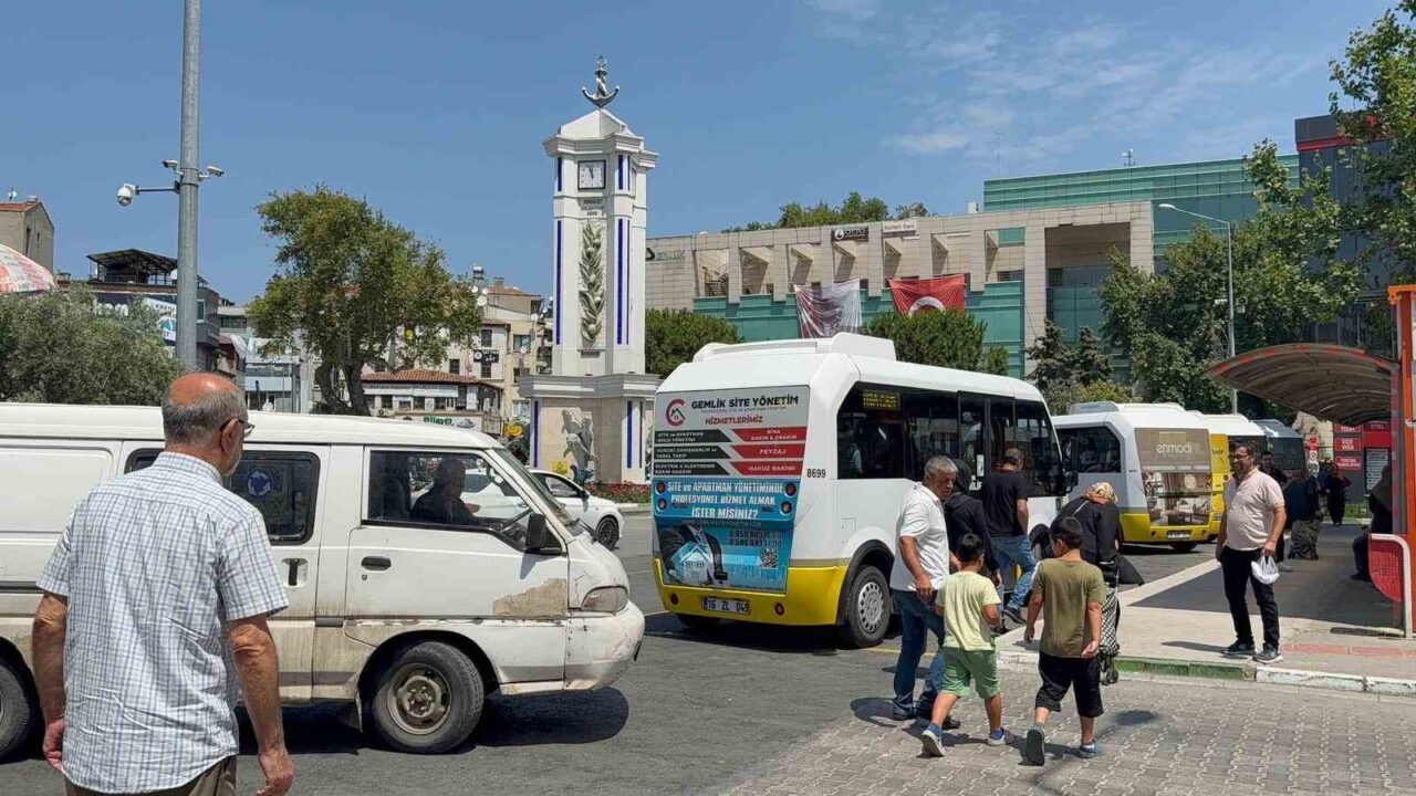 Bursa'nın Gemlik ilçesinde, 11.47'de 3.9 büyüklüğünde bir deprem gerçekleşti. AFAD'a