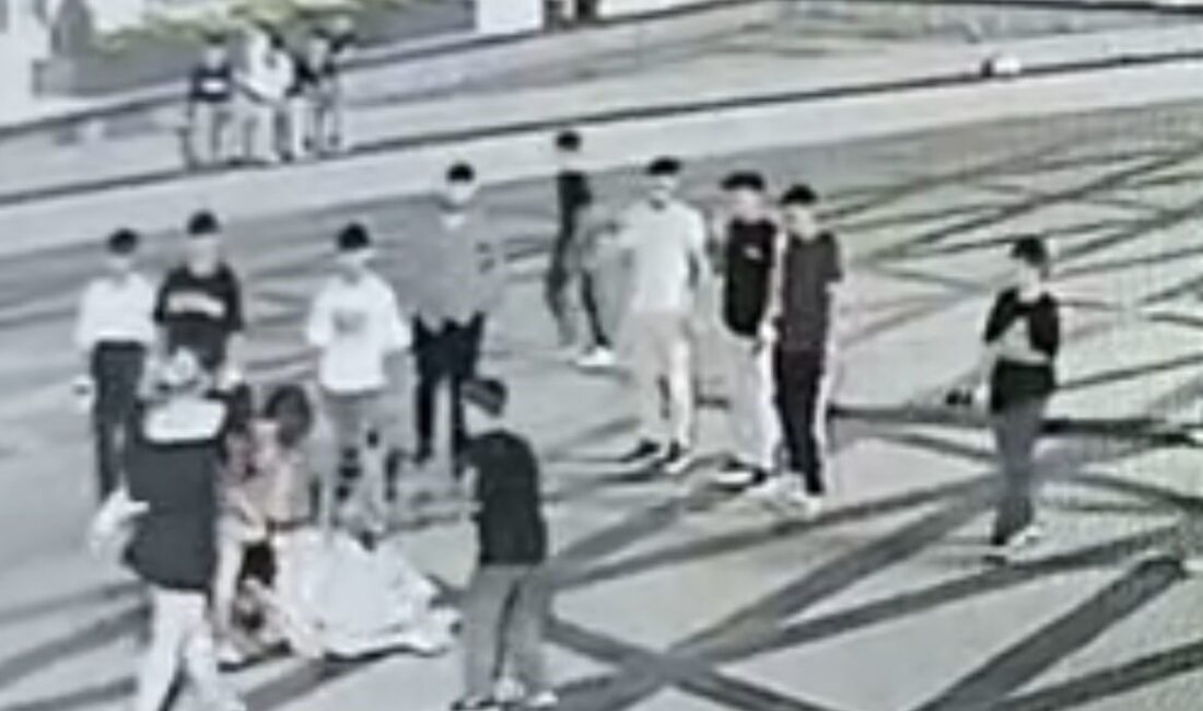 Bursa'da 14 yaşındaki F.E., bir tartışma sonucu 4 kişiyi bıçaklayarak