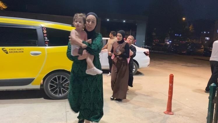 Bursa'nın İnegöl ilçesinde 1 yaşındaki Aylin A., oyun oynarken çaydanlığı