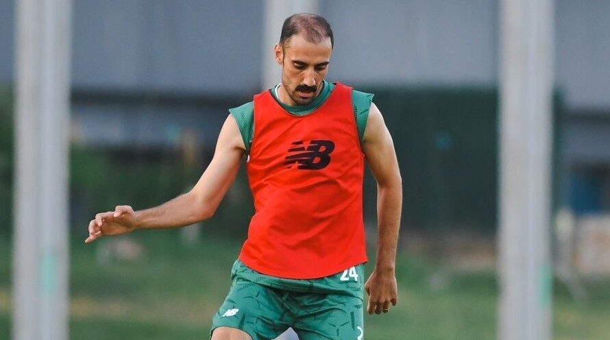 Bursaspor, 2025-2026 sezonu hazırlıkları kapsamında akşam saatlerinde taktik ağırlıklı antrenman
