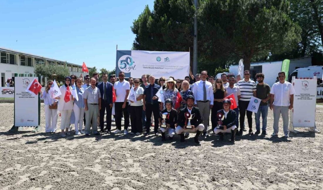 Bursa Uludağ Üniversitesi, kuruluşunun 50. yılı nedeniyle Türkiye Binicilik Federasyonu