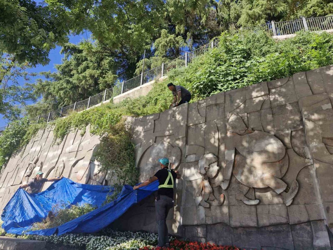 Bursa Büyükşehir Belediyesi, ünlü karikatürist Cemal Nadir Güler’in kayıp büstünü