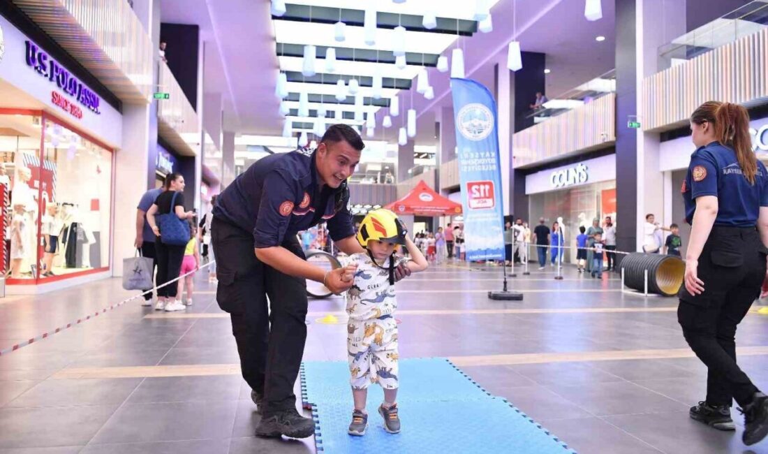 Kayseri Büyükşehir Belediyesi, İtfaiye Daire Başkanlığı aracılığıyla Kumsmall Alışveriş Merkezi'nde