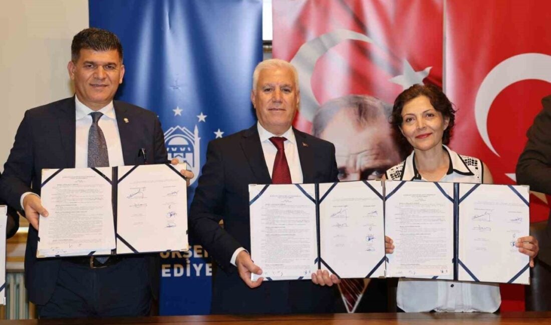 Bursa Büyükşehir Belediyesi, kadrolu işçiler için toplu iş sözleşmesini imzaladı.